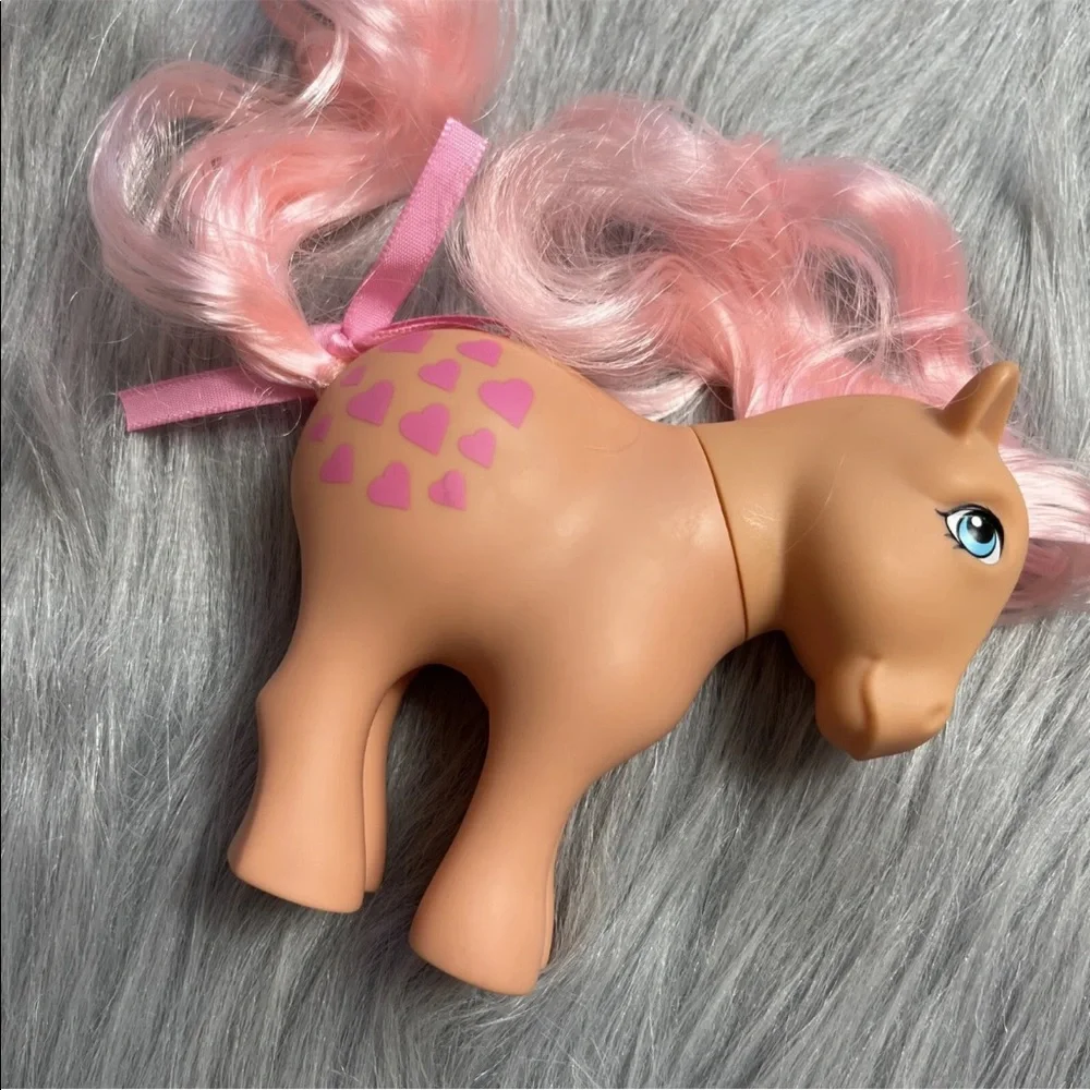 2017 Hasbro My Little Pony Peachy Hearts Remake Toy
